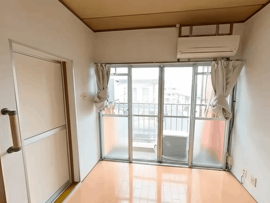 ひかり花園館／居間