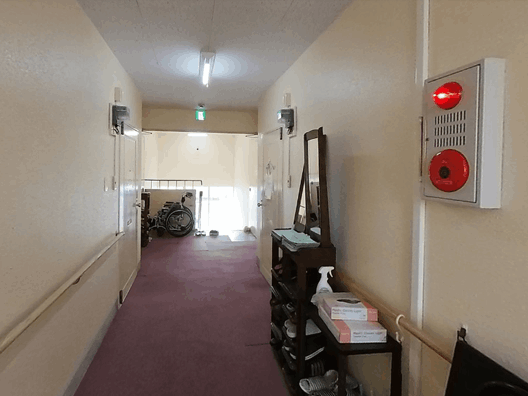 ひかり花園館／廊下